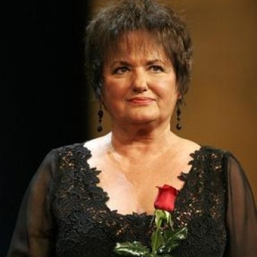 Vári Éva