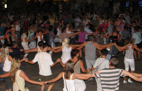 GÖRÖG TÁNCHÁZ - az Ilios Kulturális Egyesület táncháza haladóknak