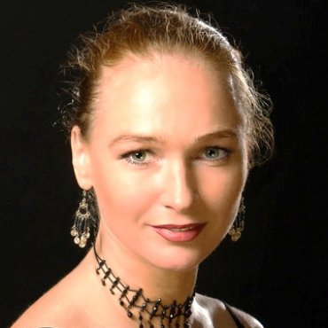 Szelőczey Dóra
